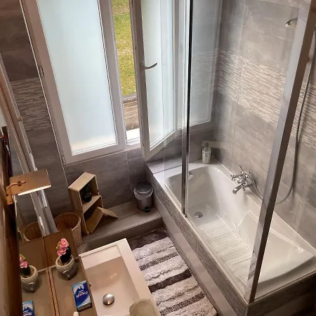 Splendidet4#6lits#3 Chambres# Geneve/paris/gare Apartament